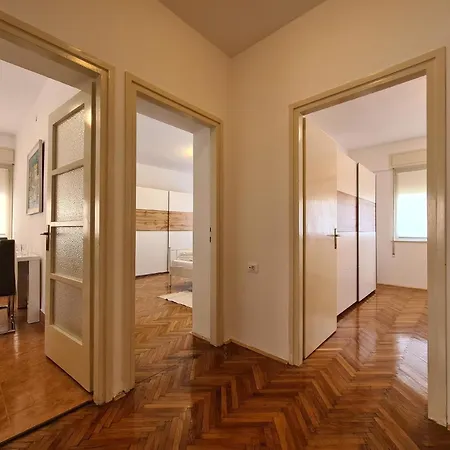 Fuer 4 Personen Ca 64 Qm In Pula, Istrien Istrische Riviera Apartment *