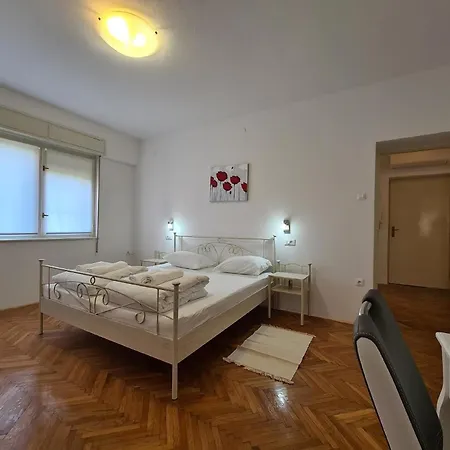 Apartment Fuer 4 Personen Ca 64 Qm In Pula, Istrien Istrische Riviera *